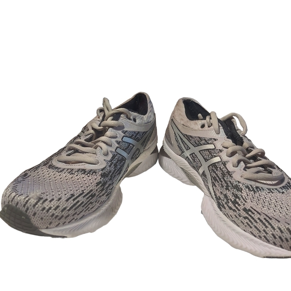 8.5 Asics‎ white and black sneakers